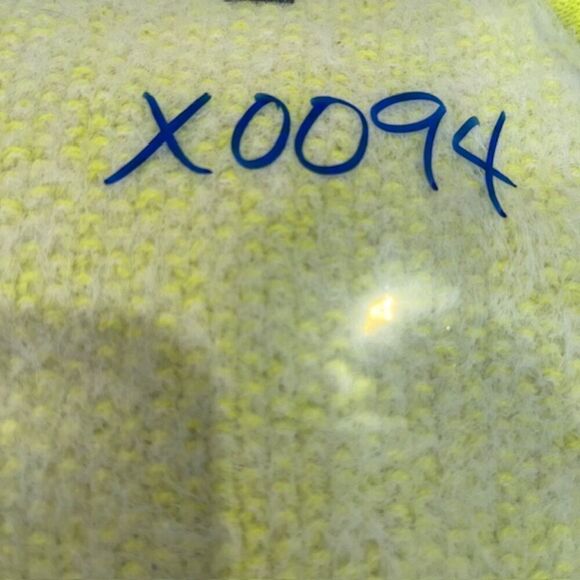 Kendall & Kylie Lemon Lime Eyelash Knit Fuzzy Oversized Cropped Sweater Size XS - Picture 12 of 12